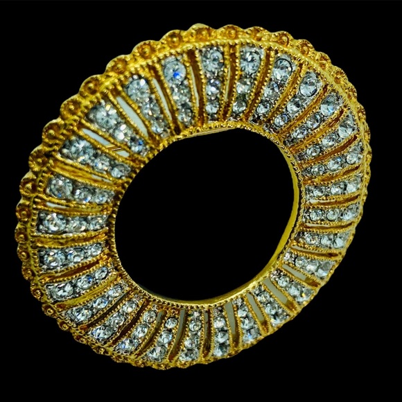 Jacqueline B.Kennedy, JBK, Camrose & Kross 24k YGp Vintage Brooch, Sim. Diamonds - Picture 2 of 4